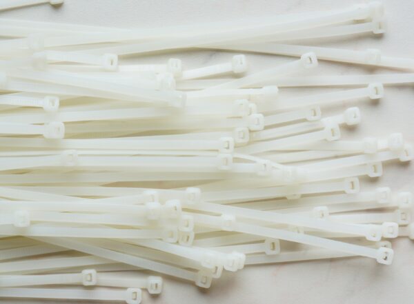White Cable Ties 370X4.8mm (100)